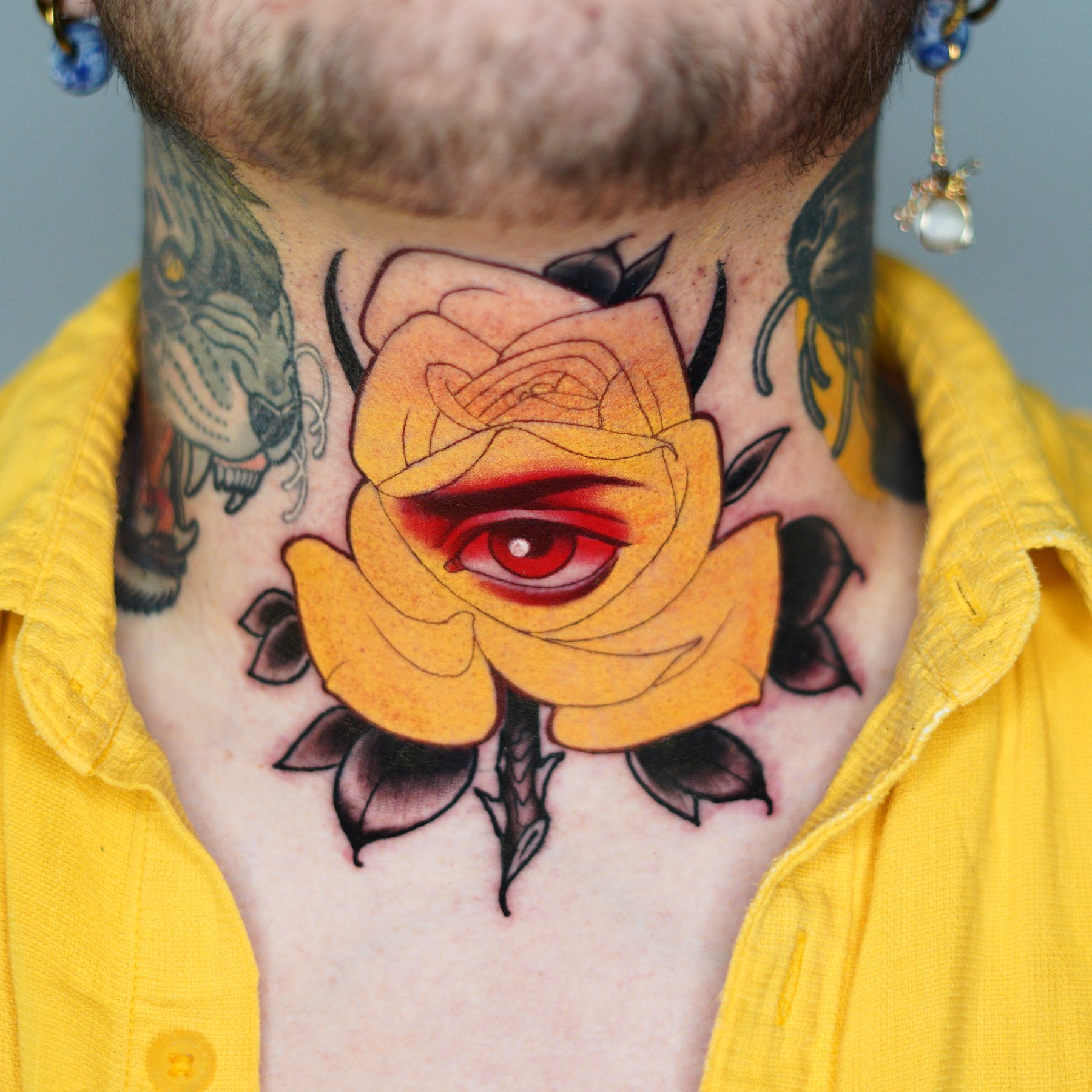 Eye Rose Neck Piece