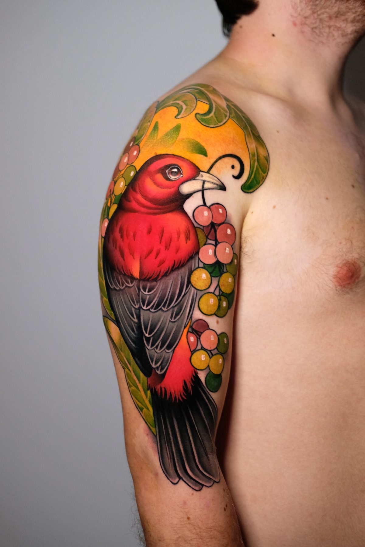 Parrot & Berries Shoulder